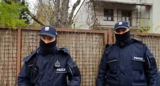 Można dostać wysokie kary. Źródło: Youtube