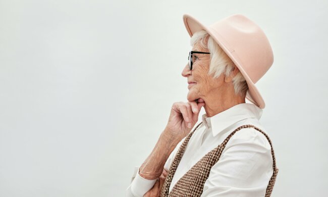 Z życia wzięte. "Spakuję rzeczy i zamieszkam z wami" – oznajmiła moja matka. Problem w tym, że nie chcę jej pod swoim dachem