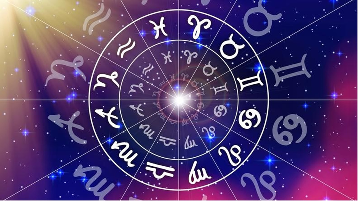 Listopad przyniesie trudne chwile dla trzech znaków zodiaku. Gwiazdy ostrzegają przed napięciem i rozczarowaniem