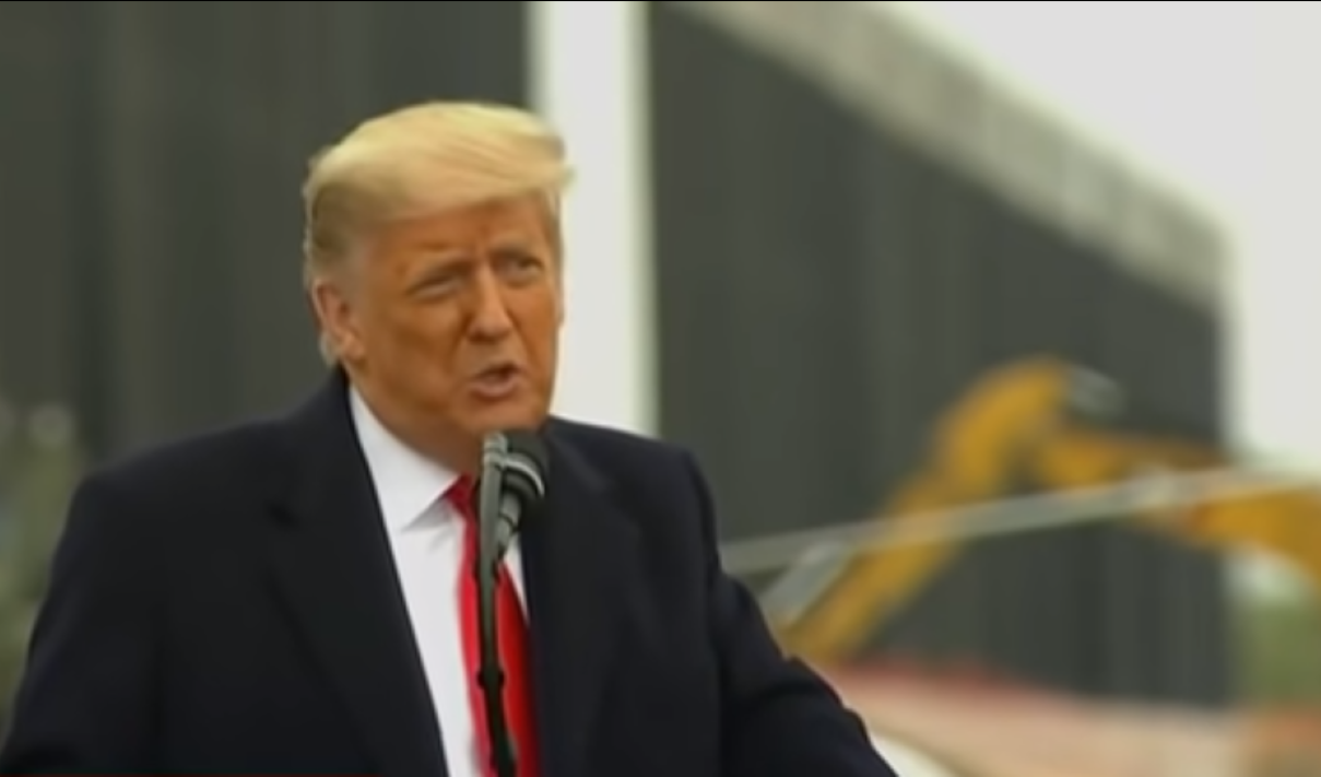Donald Trump przyłapany z zamkniętymi oczami podczas parady wojskowej. Melania również wyglądała na znudzoną
