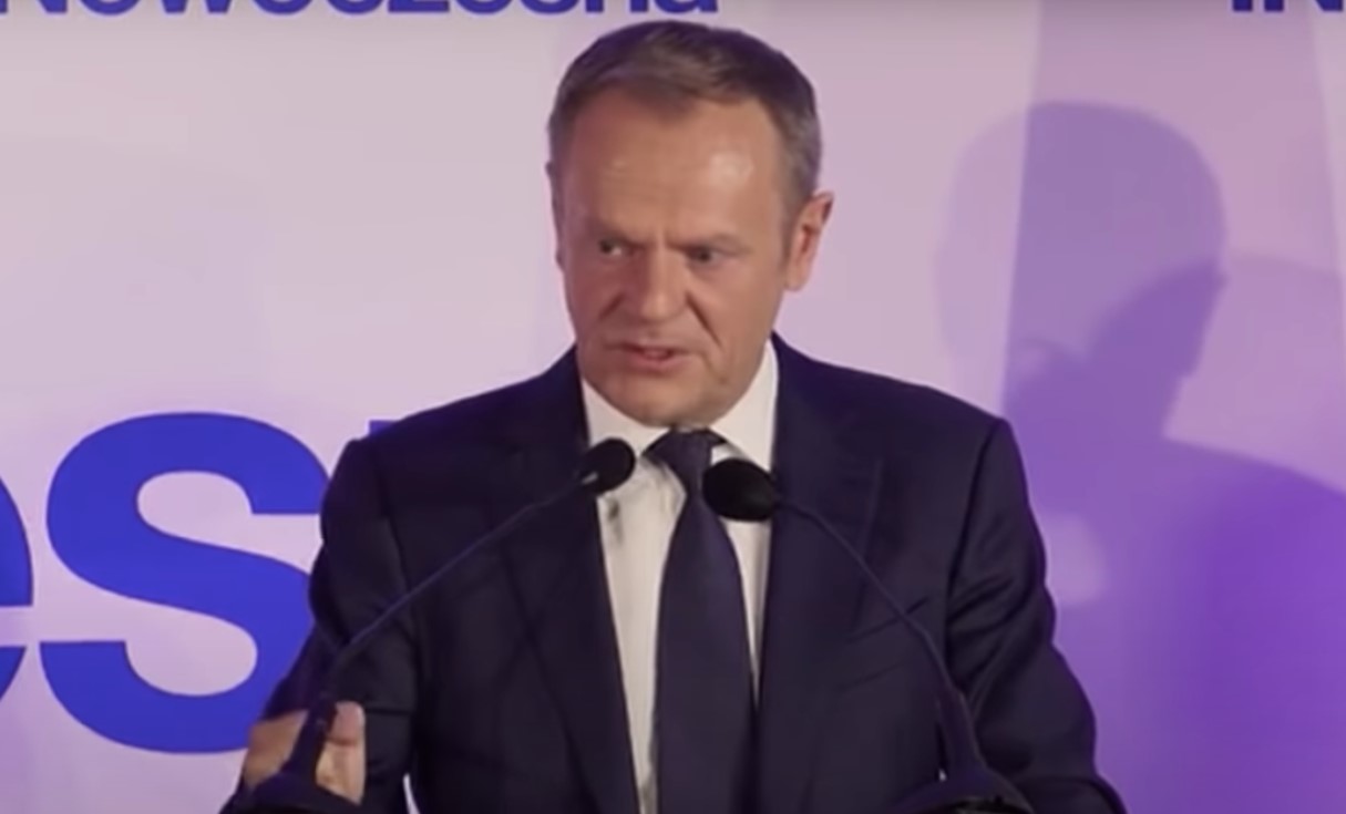 Donald Tusk u papieża. Zaskakujący prezent dla Leona XIV