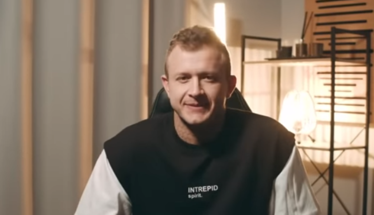 Rozpad „Pięknych i Młodych”. Dawid Narożny wydał oświadczenie