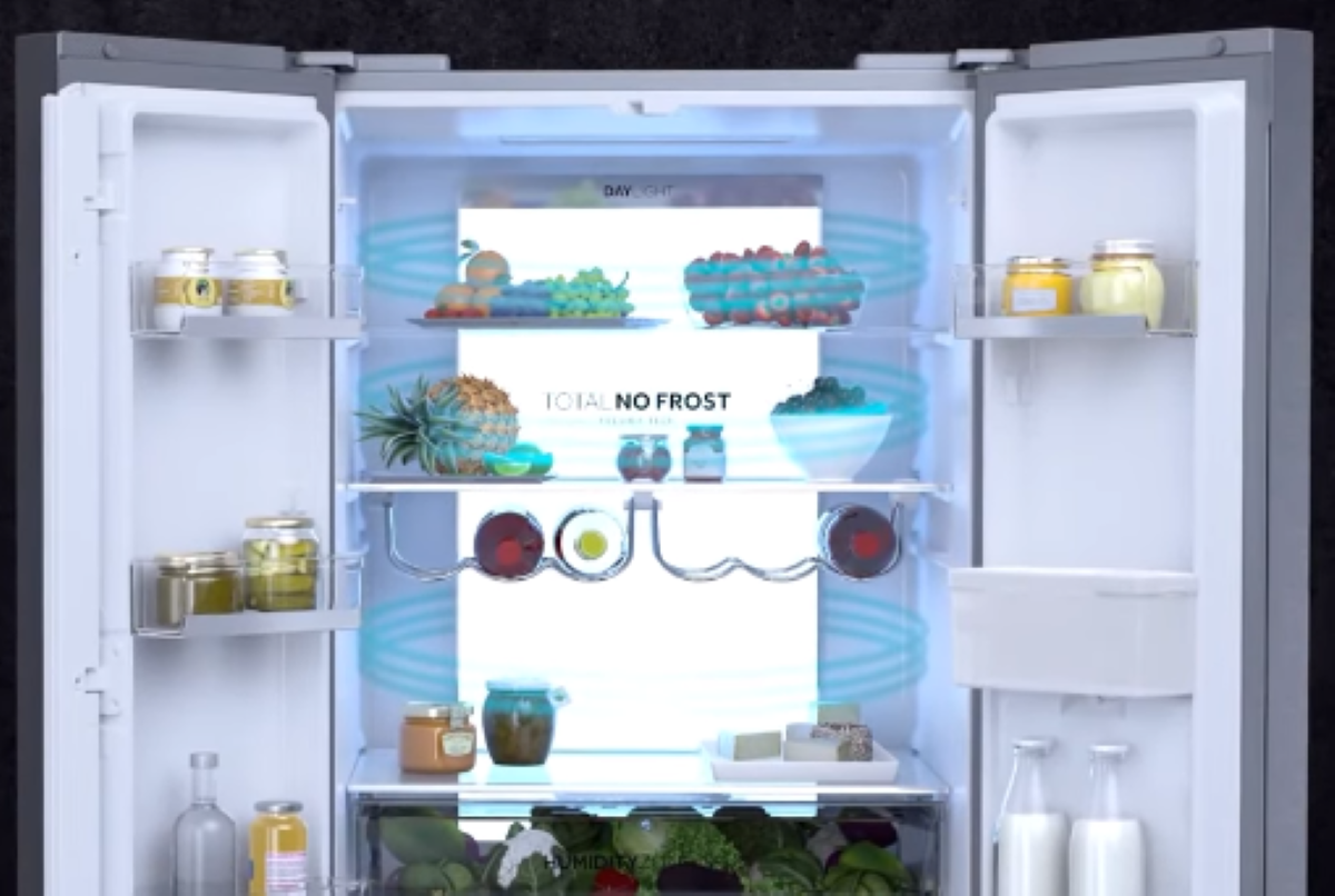 Włóż liść laurowy do lodówki i pod nią. Efekt cię zaskoczy