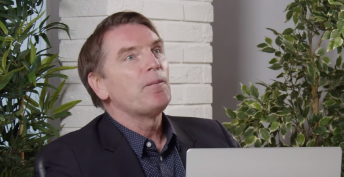 Jak w pałacu pod Warszawą. Wnętrza willi Tomasza Lisa robią wrażenie i są na sprzedaż