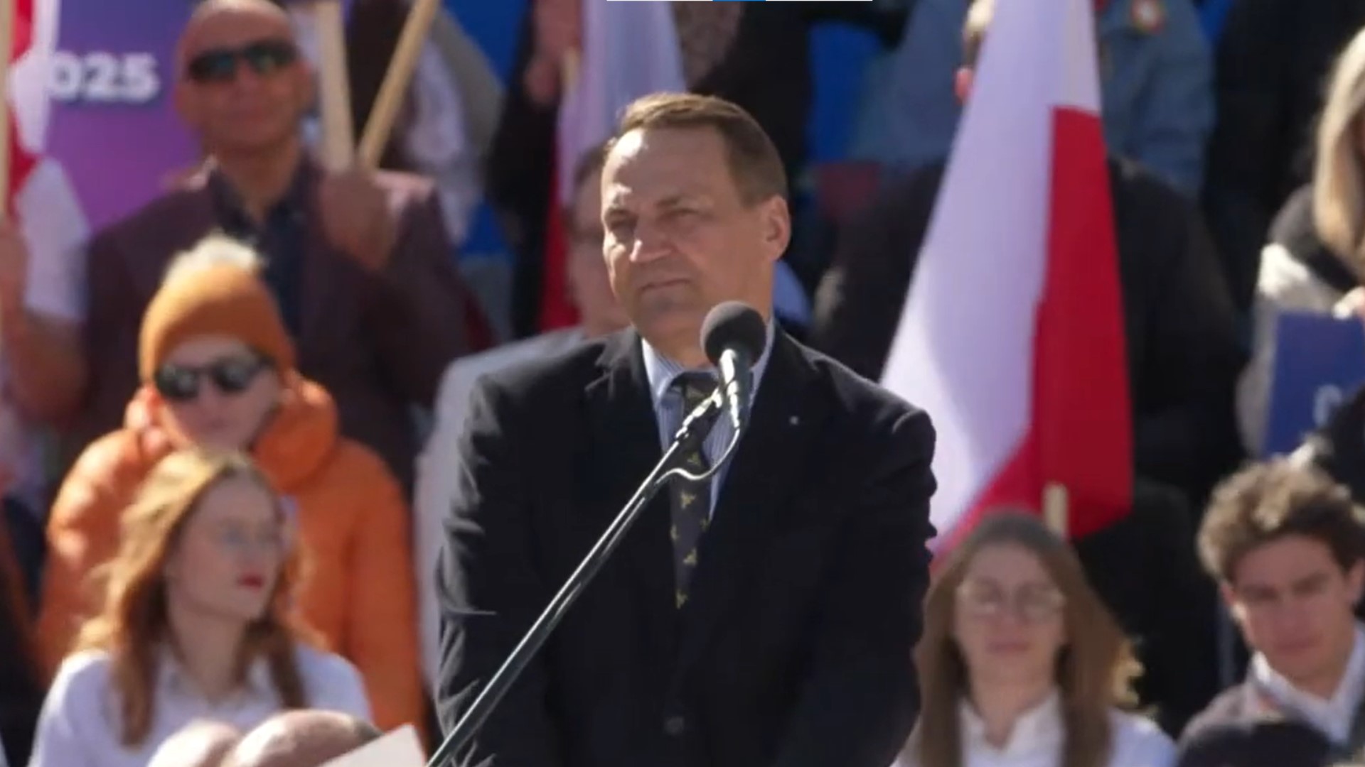 Sikorski celnie uderzył w Dudę na wiecu Trzaskowskiego. Reakcja tłumu mówiła wszystko