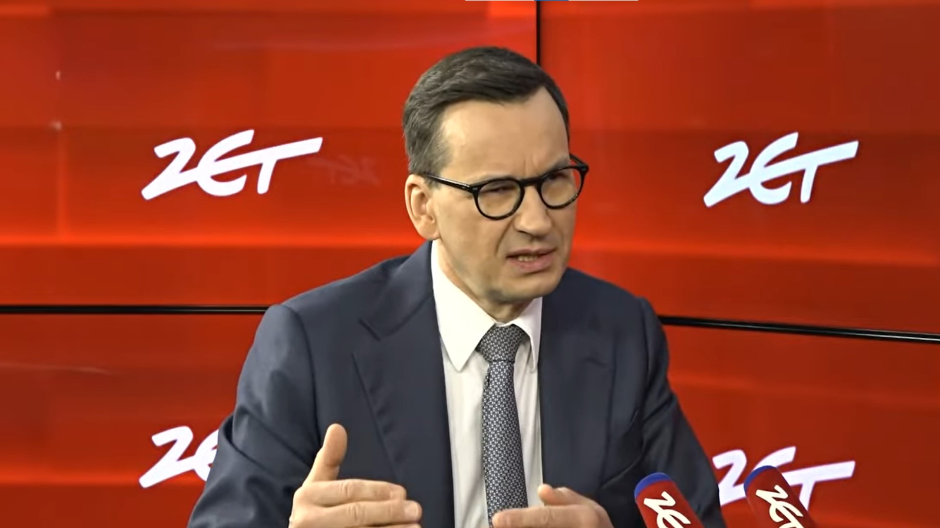 Mateusz Morawiecki z żoną na weselu. Stylizacja Iwony Morawieckiej przyciągnęła wszystkie spojrzenia