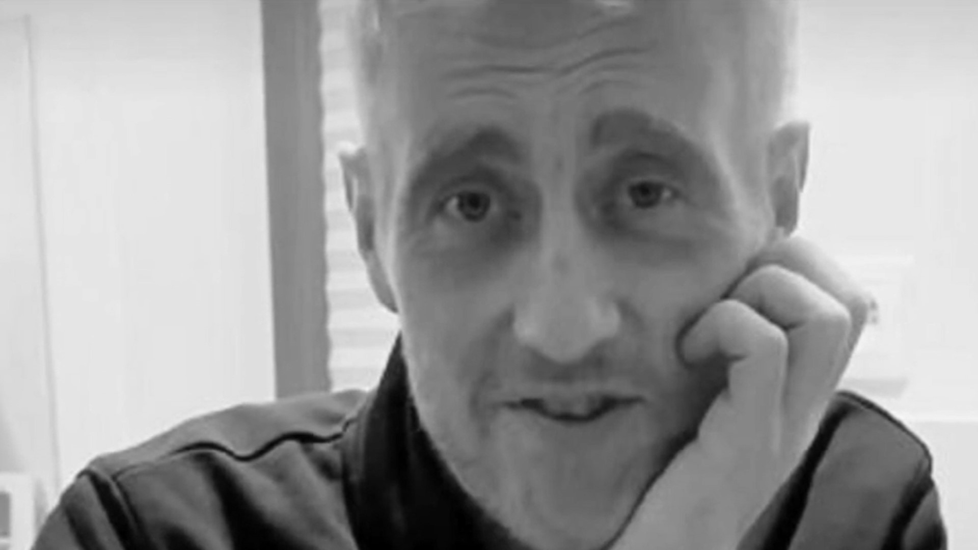 Obok grobu Tomasza Jakubiaka pojawił się niezwykły przedmiot. Wzruszająca zawartość