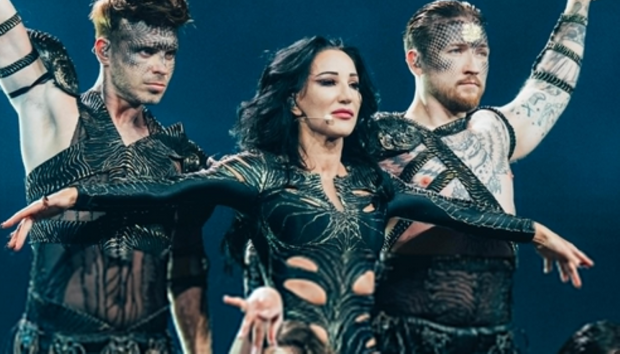 Tancerz Justyny Steczkowskiej zabrał głos. Zdradził, jak płaci piosenkarka