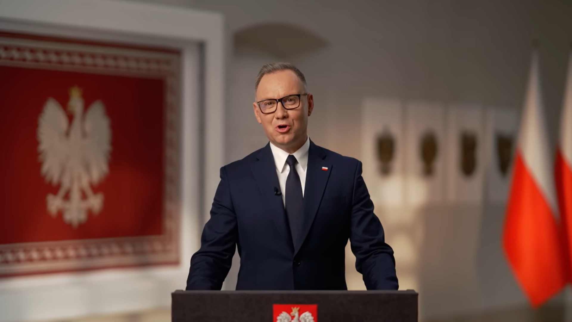 Zaskakujące wyniki lipcowego sondażu zaufania CBOS 2025. Komu ufają Polacy