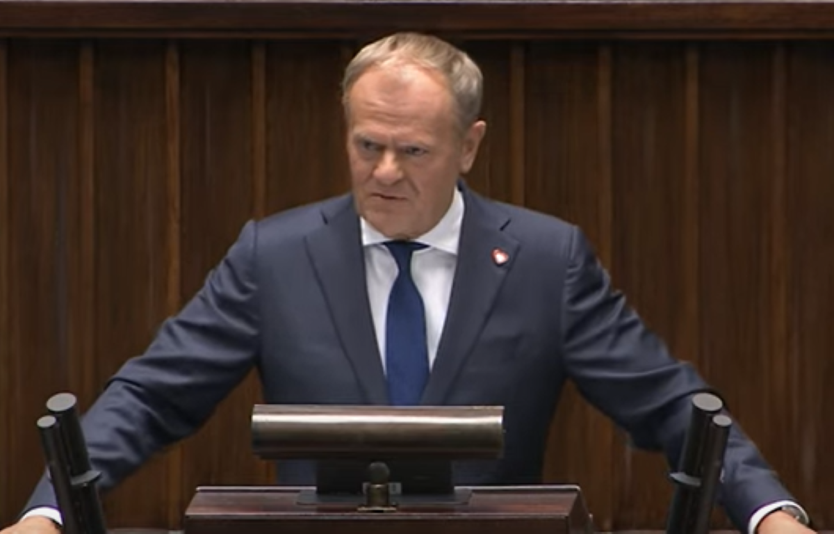 Donald Tusk wygłosił expose. W pewnym momencie wspomniał o Sławomirze Mentzenie. Tak zareagował polityk Konfederacji