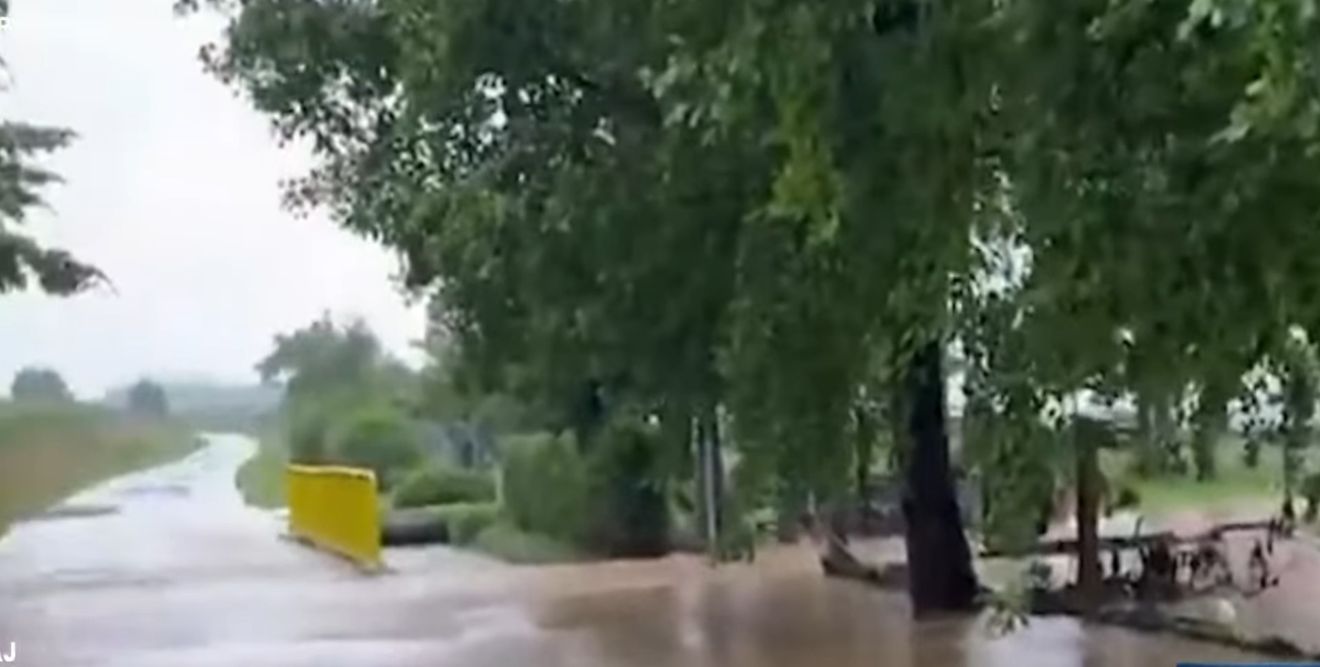 Woda wdziera się do miast. Pierwsze miejscowości już zalane