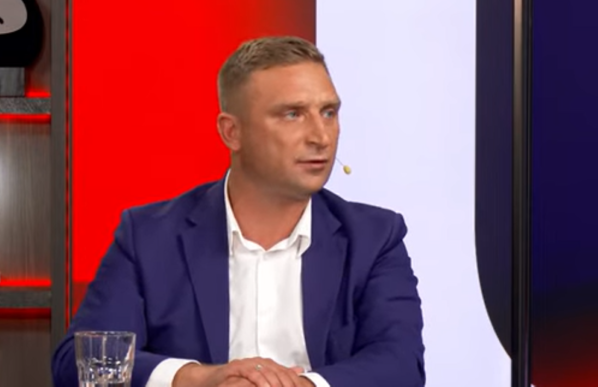 Bąkiewicz musiał zapłacić. Komornik ściągnął pieniądze dla „Wyborczej” i Babci Kasi