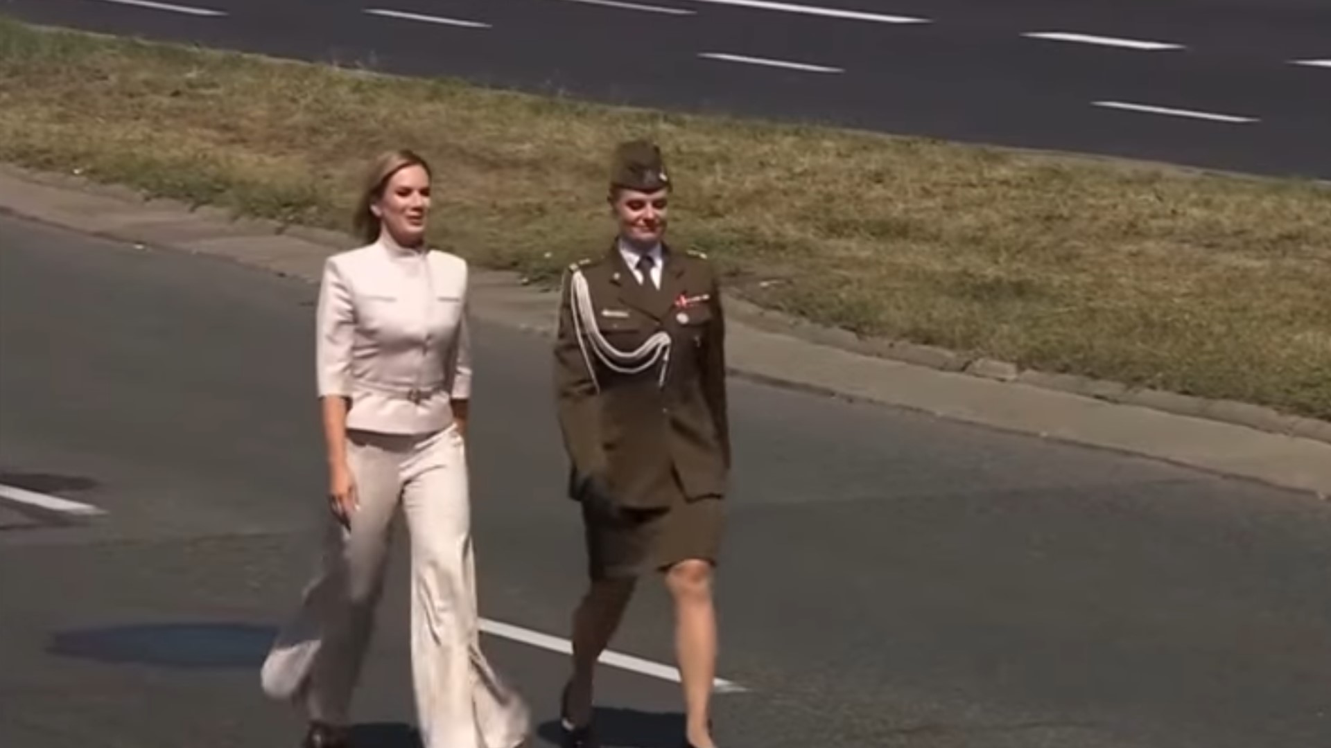 Pierwsza Dama nagle się zatrzymała. Ten moment z weteranem wzruszył Polaków