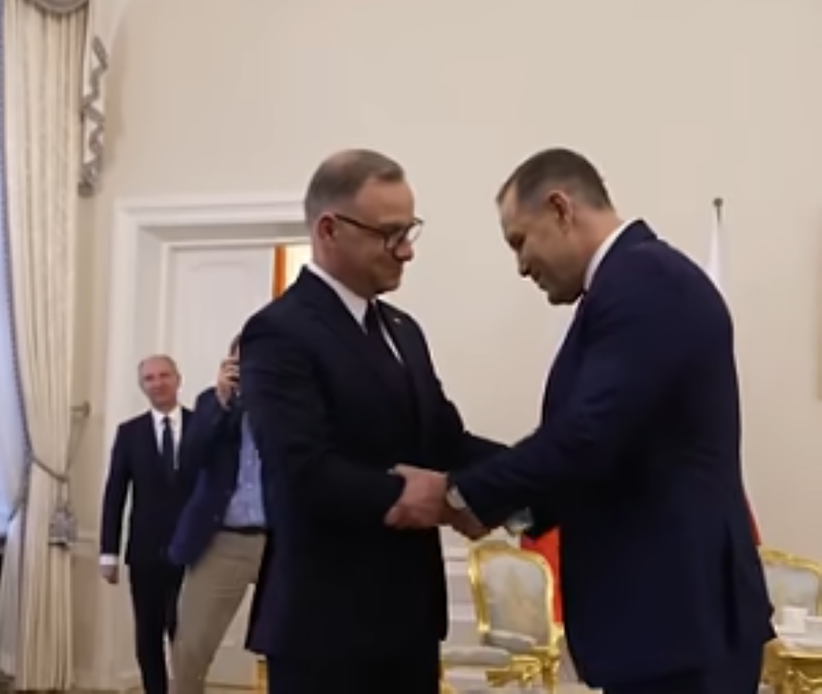 Dziennikarze donoszą o pakcie. Mieli go zawrzeć Andrzej Duda i Karol Nawrocki
