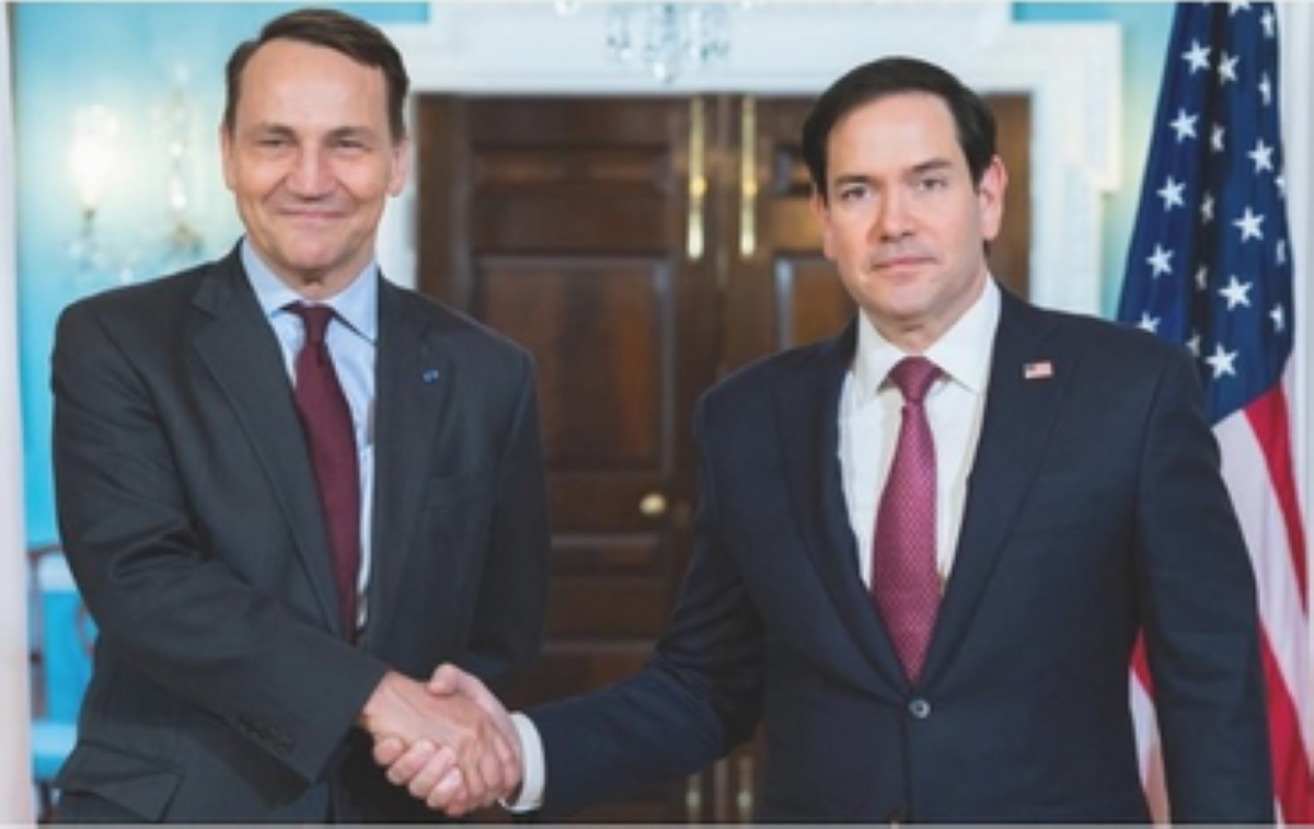 Radosław Sikorski pojawi się w USA przed Karolem Nawrockim. Znane są szczegóły wizyty