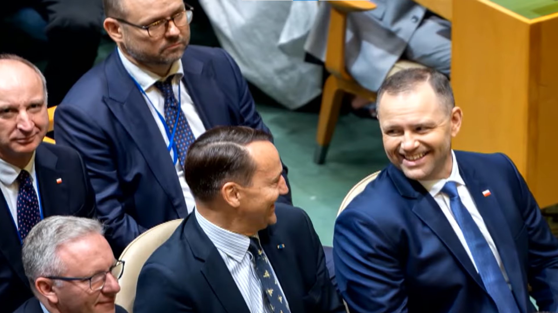 Uśmiechy Nawrockiego i Sikorskiego na forum ONZ. Zaskakujące kulisy rozmowy