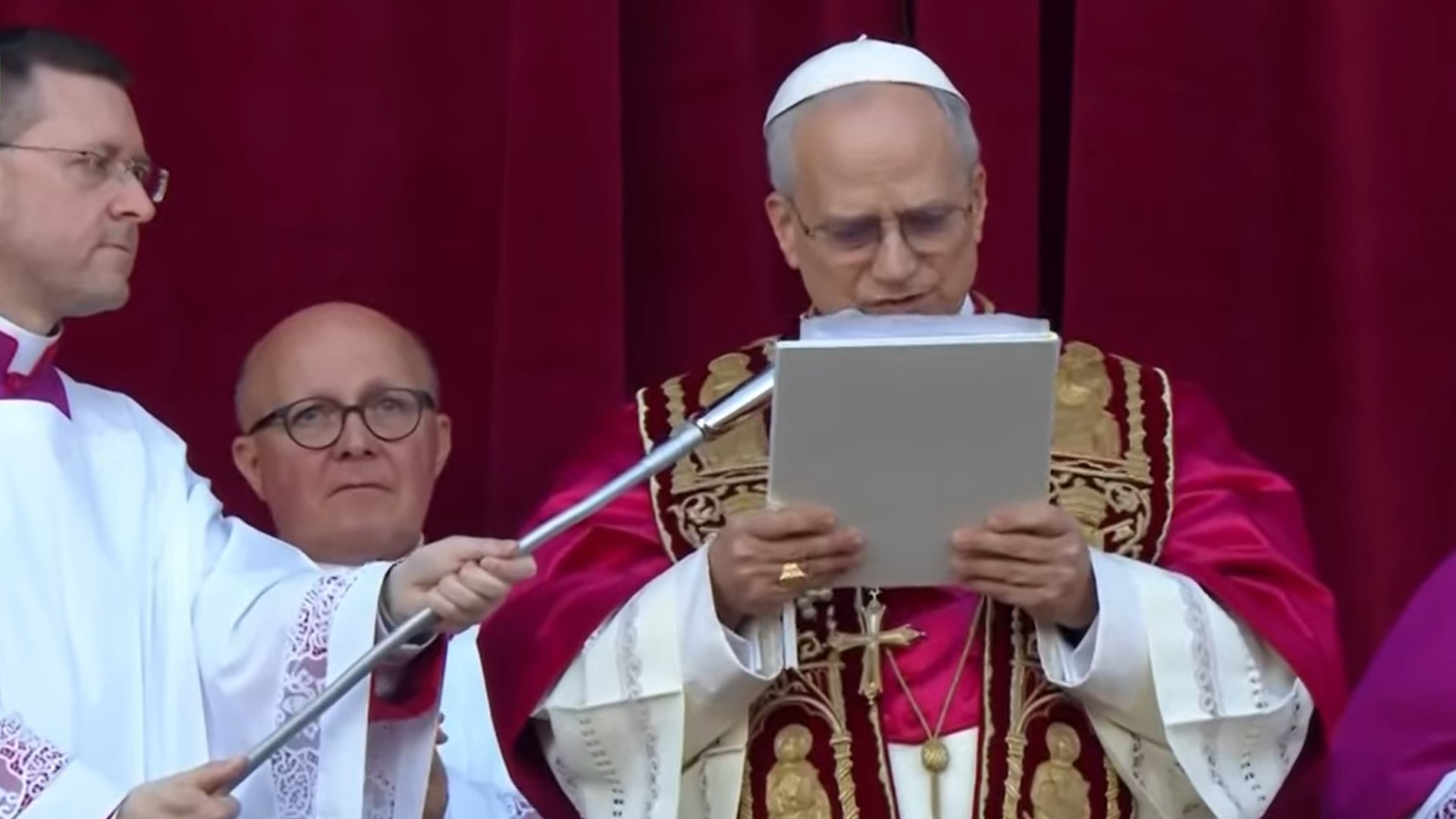 Papież Leon XIV zaniemówił po geście Polaka. Takiego prezentu nikt się nie spodziewał