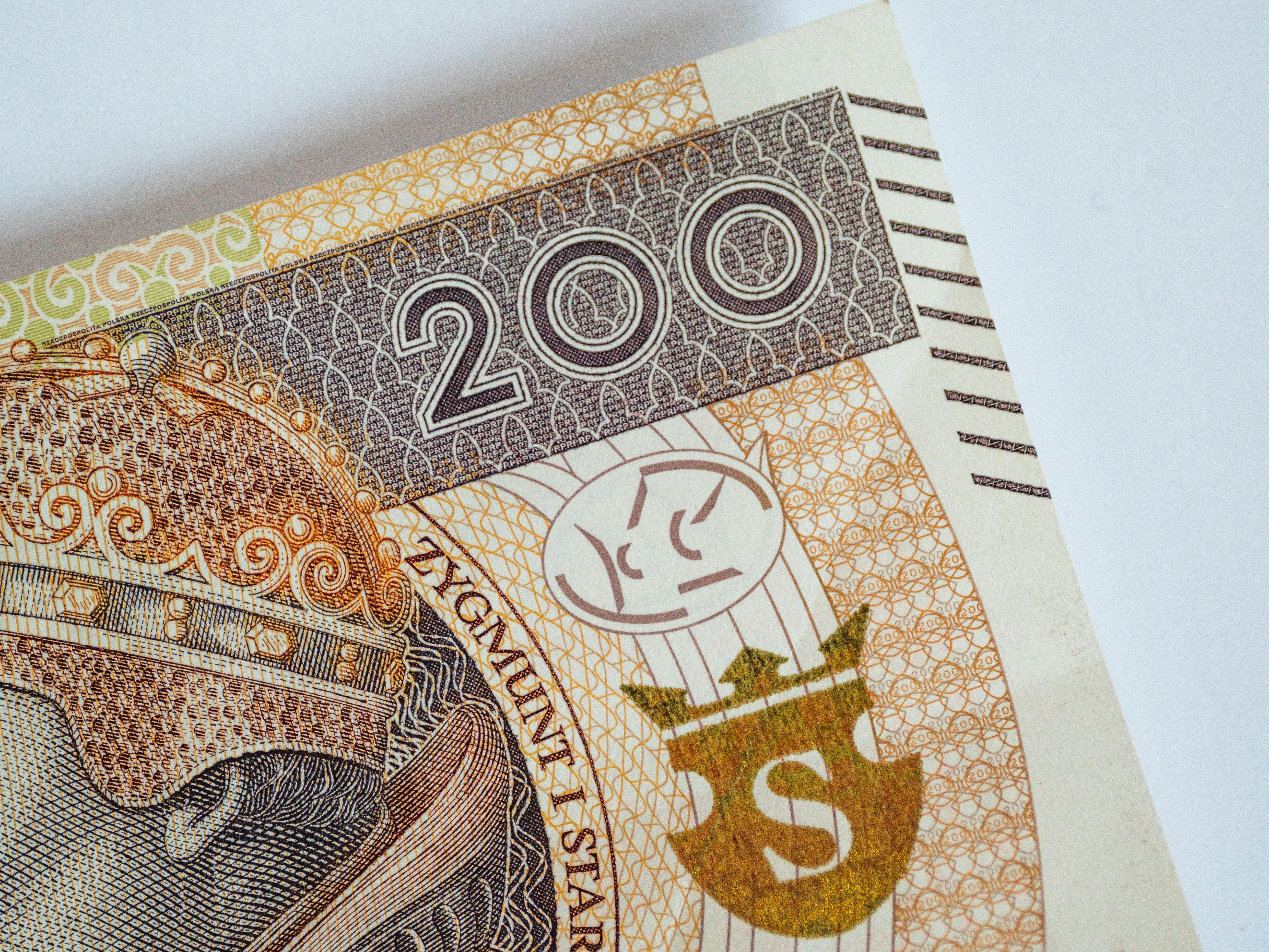 ZUS zmienia daty wypłat. Tak emeryci dostaną pieniądze przed Bożym Narodzeniem