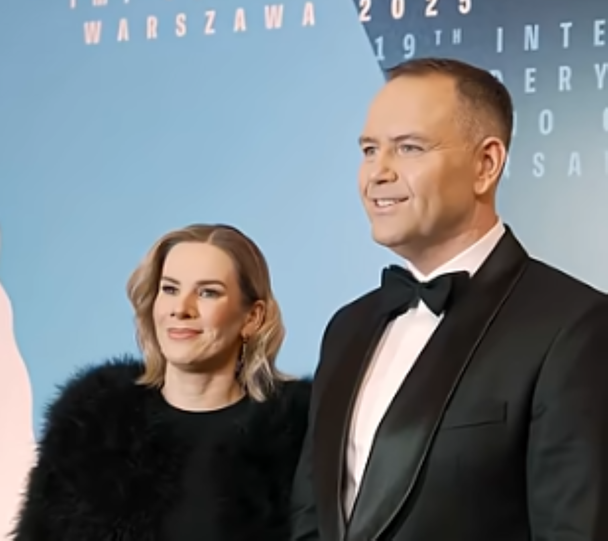 Takich scen w Teatrze Wielkim nikt się nie spodziewał. Tak przywitali Karola Nawrockiego