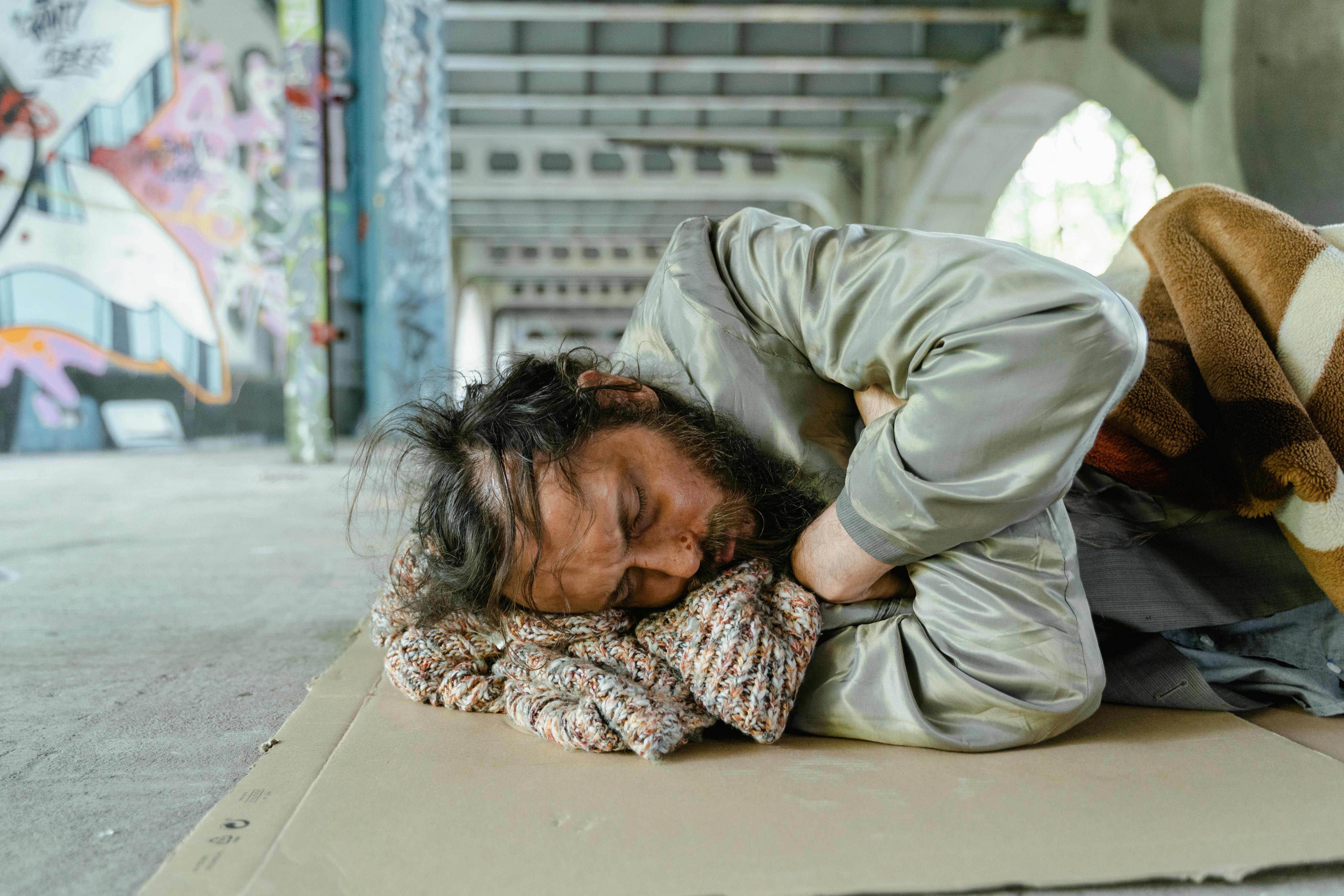 Z życia wzięte. "Pomogłam bezdomnemu, który grzebał w naszym śmietniku": Dopiero potem odkryłam, iż przychodził pod nasz dom nie bez powodu