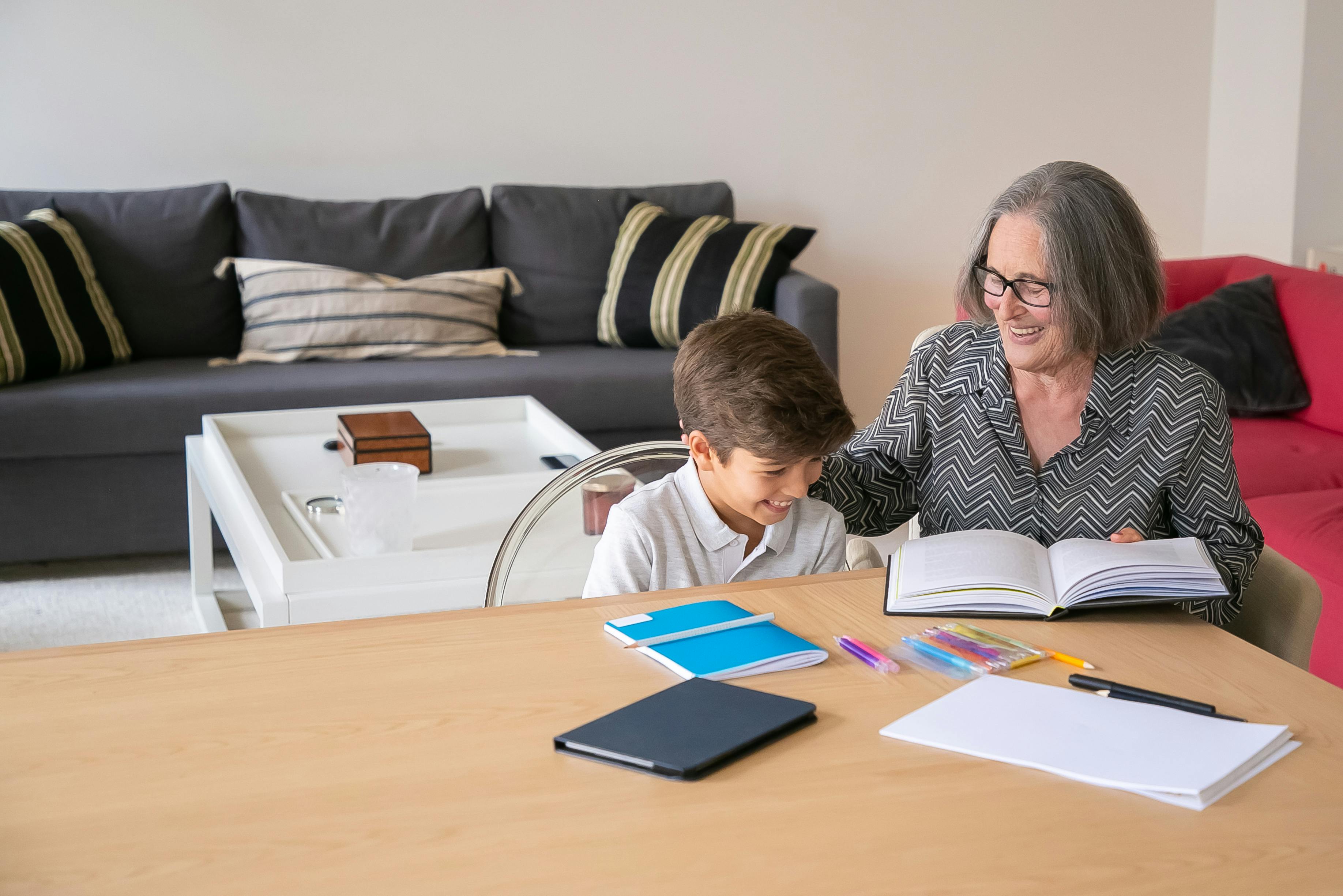 Z życia wzięte. "Wnuk dzwoni z prośbami, a ja już wiem, iż to synowa": Ma pieniądze, ale ciągnie od nas dalej
