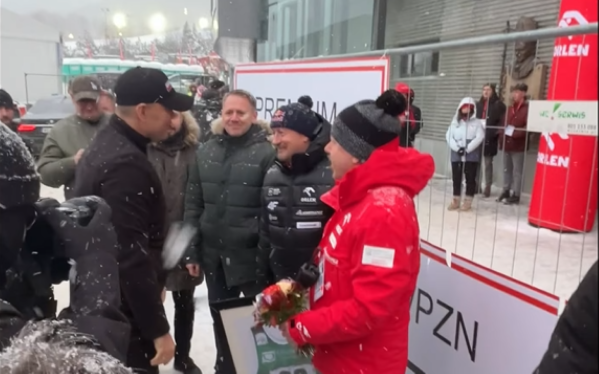 Ujawniono kulisy rozmowy Karola Nawrockiego z Adamem Małyszem. Pojawiła się deklaracja