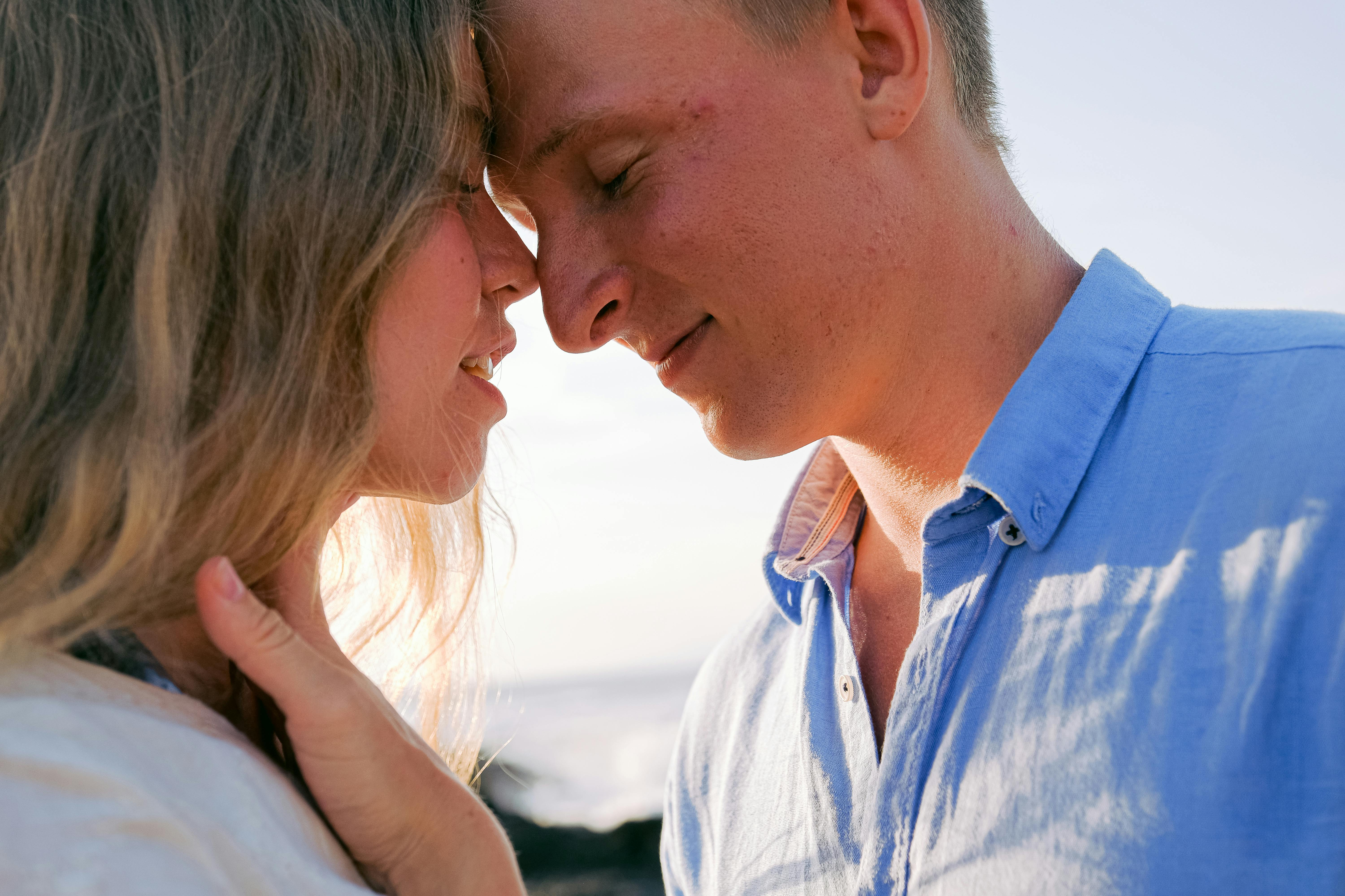 Z życia wzięte. "Mój bogaty narzeczony nie chce poznać moich biednych rodziców": Powiedział, iż powinnam się ich wstydzić