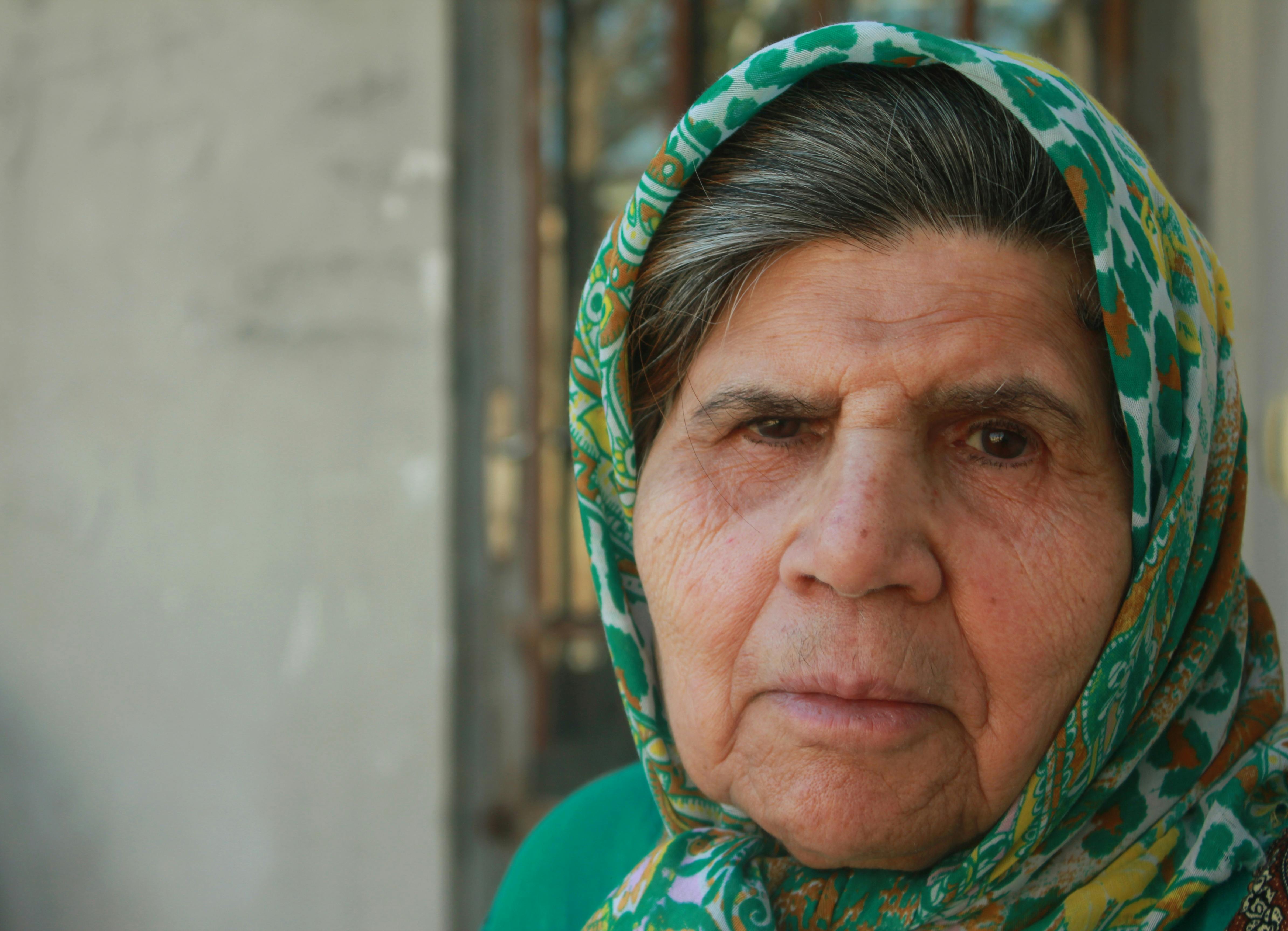 Z życia wzięte. "Babcia nie chce iść do domu opieki, a my zaraz będziemy mieli malucha": Nie mamy gdzie mieszkać