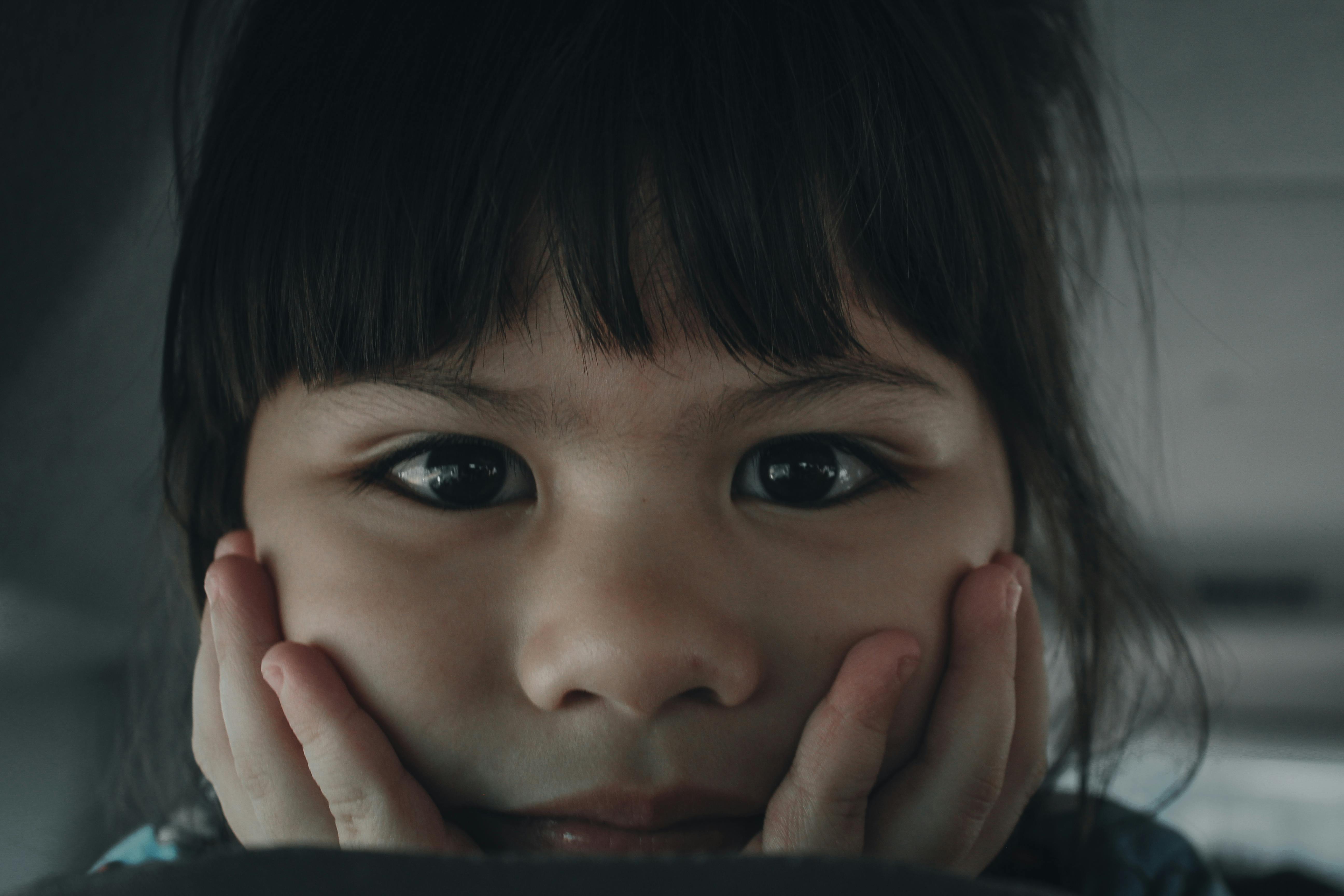 Z życia wzięte. "Miałam tylko 5 lat, gdy mama zostawiła mnie w sklepie": Moim jedynym grzechem było to, iż poprosiłam o jedzenie