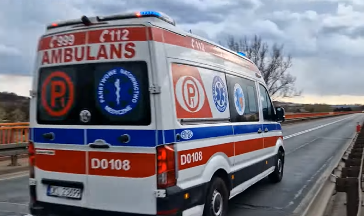 Chwycił telefon i zadzwonił pod 112. 6-latek uratował życie swojej mamie