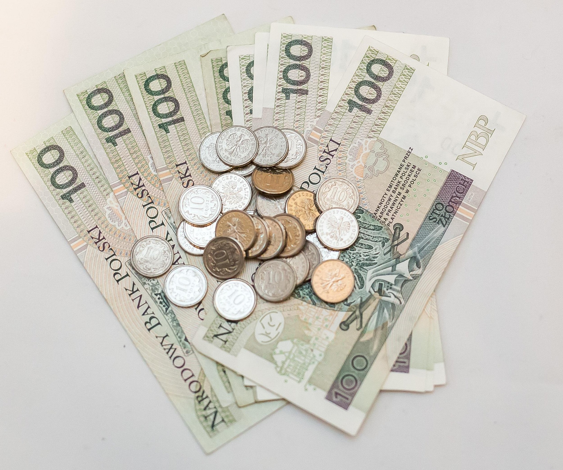 Nawet 2 tys. zł za wychowanie dzieci. Wielu rodziców wciąż nie korzysta z tego świadczenia