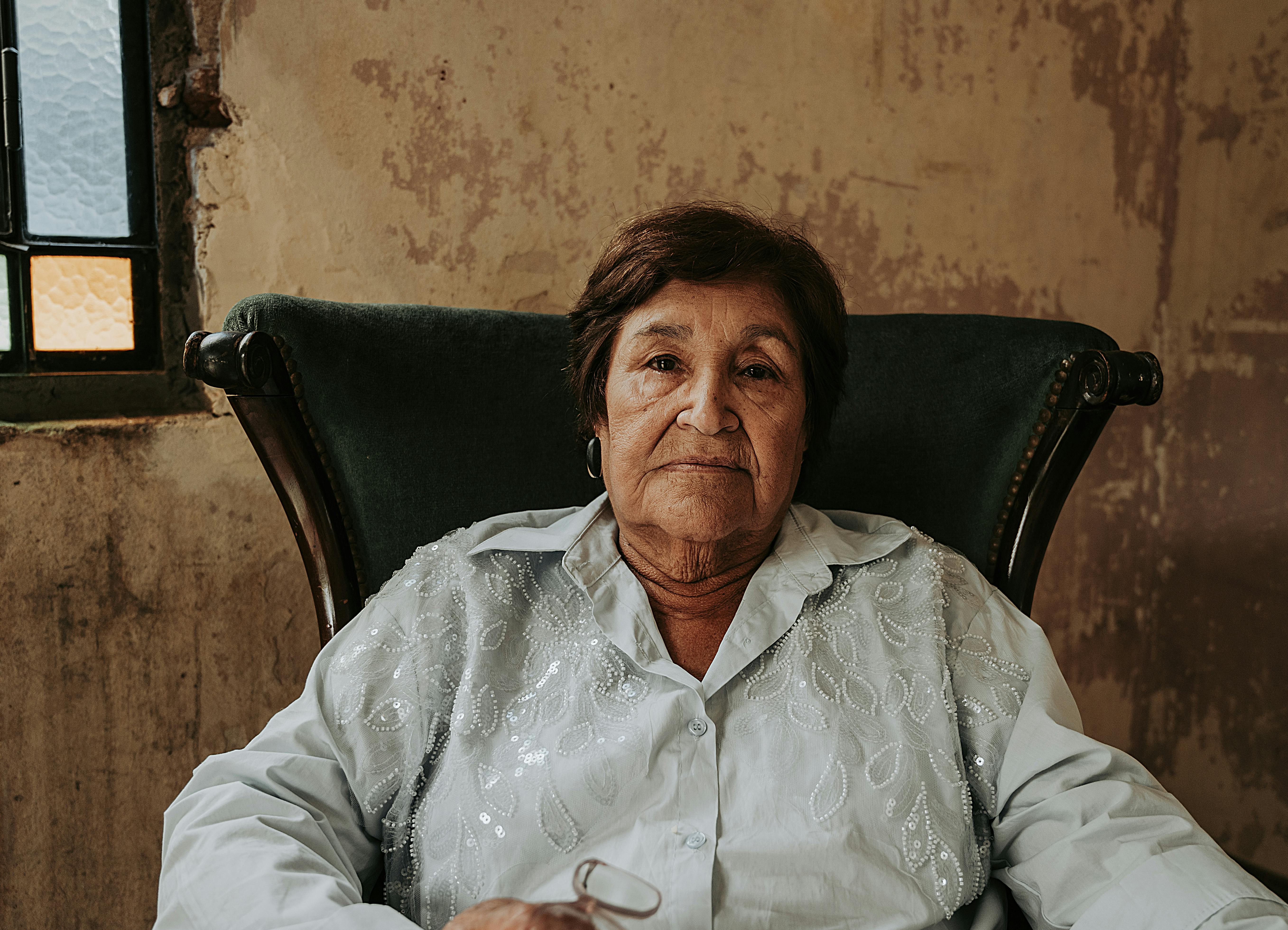 "Moja synowa chce mnie wyrzucić z własnego mieszkania": Twierdzi, iż to ona ma tu teraz mieszkać, a ja powinnam przenieść się na działkę