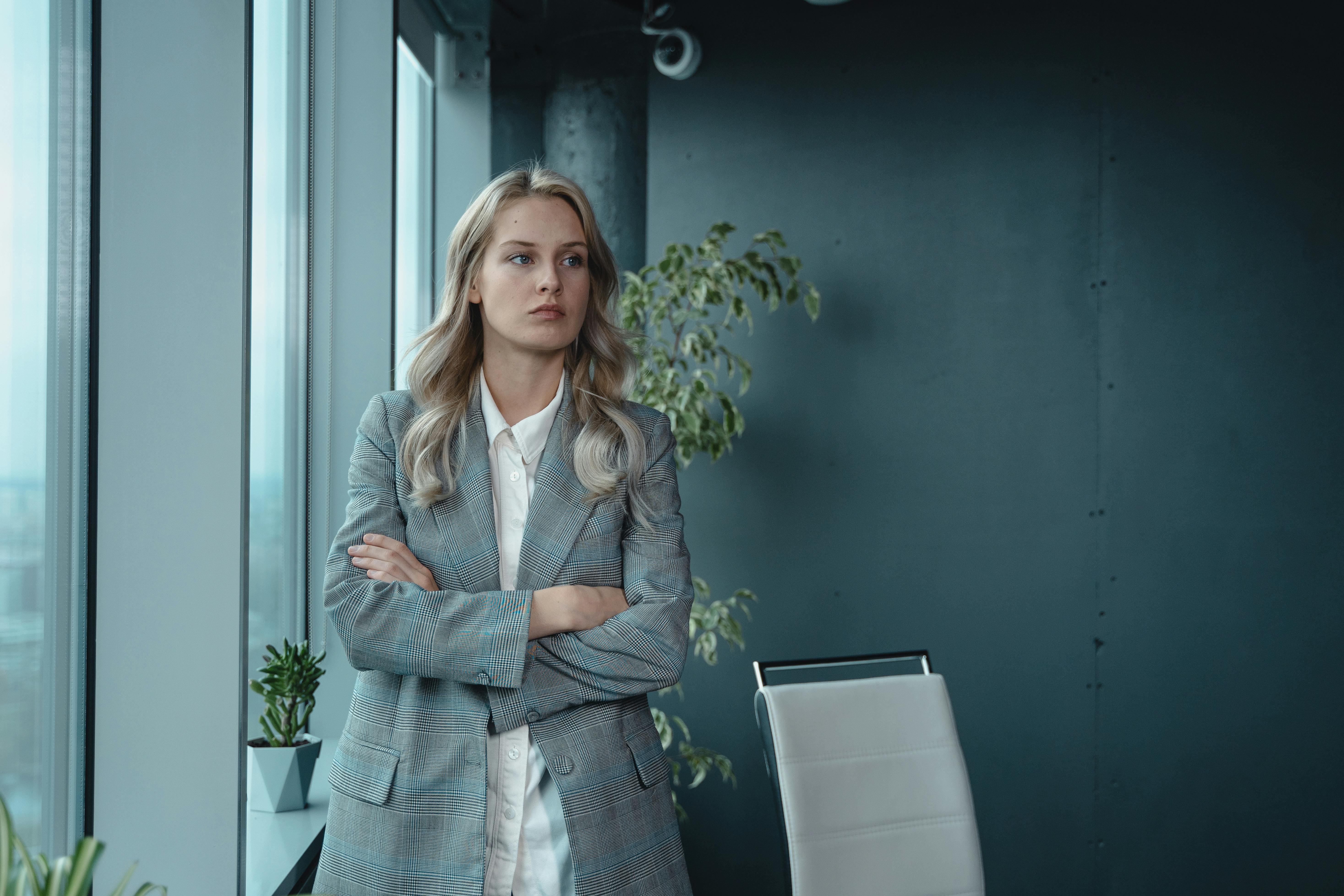 Z życia wzięte. "Nie mogę kupić choćby masła bez zgody męża": Tak wygląda moje życie, odkąd zabrał mi kartę