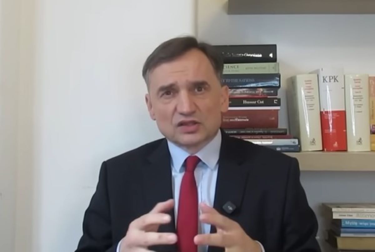 Ekstradycja Ziobry pod znakiem zapytania. Mecenas wskazuje problem