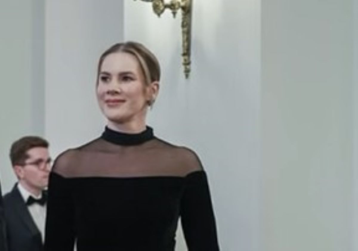 Marta Nawrocka pojawiła się na gali. Wszyscy patrzyli na jej strój