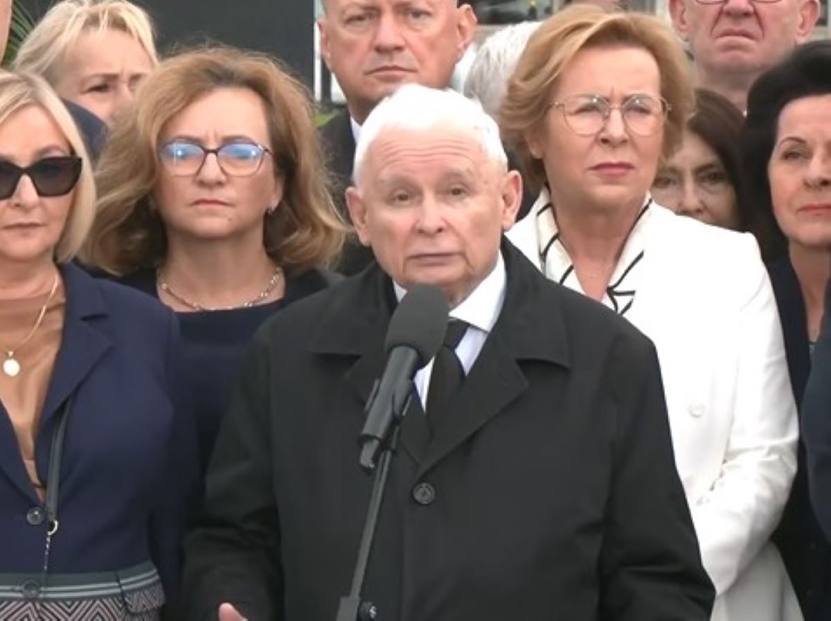 Jarosław Kaczyński przesłuchiwany do wieczora. Prokuratura ujawnia szczegóły