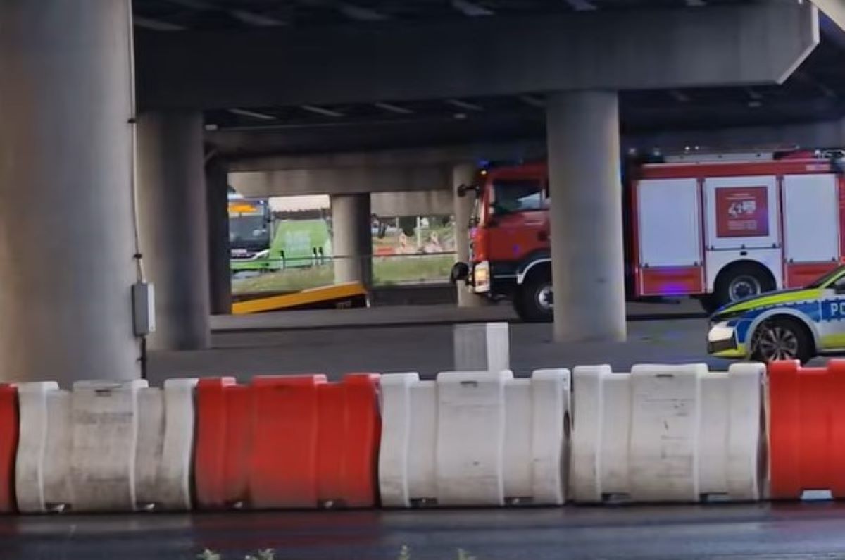 Nowe ustalenia po wypadku autobusu w Warszawie. Śledczy sprawdzają najważniejszy trop