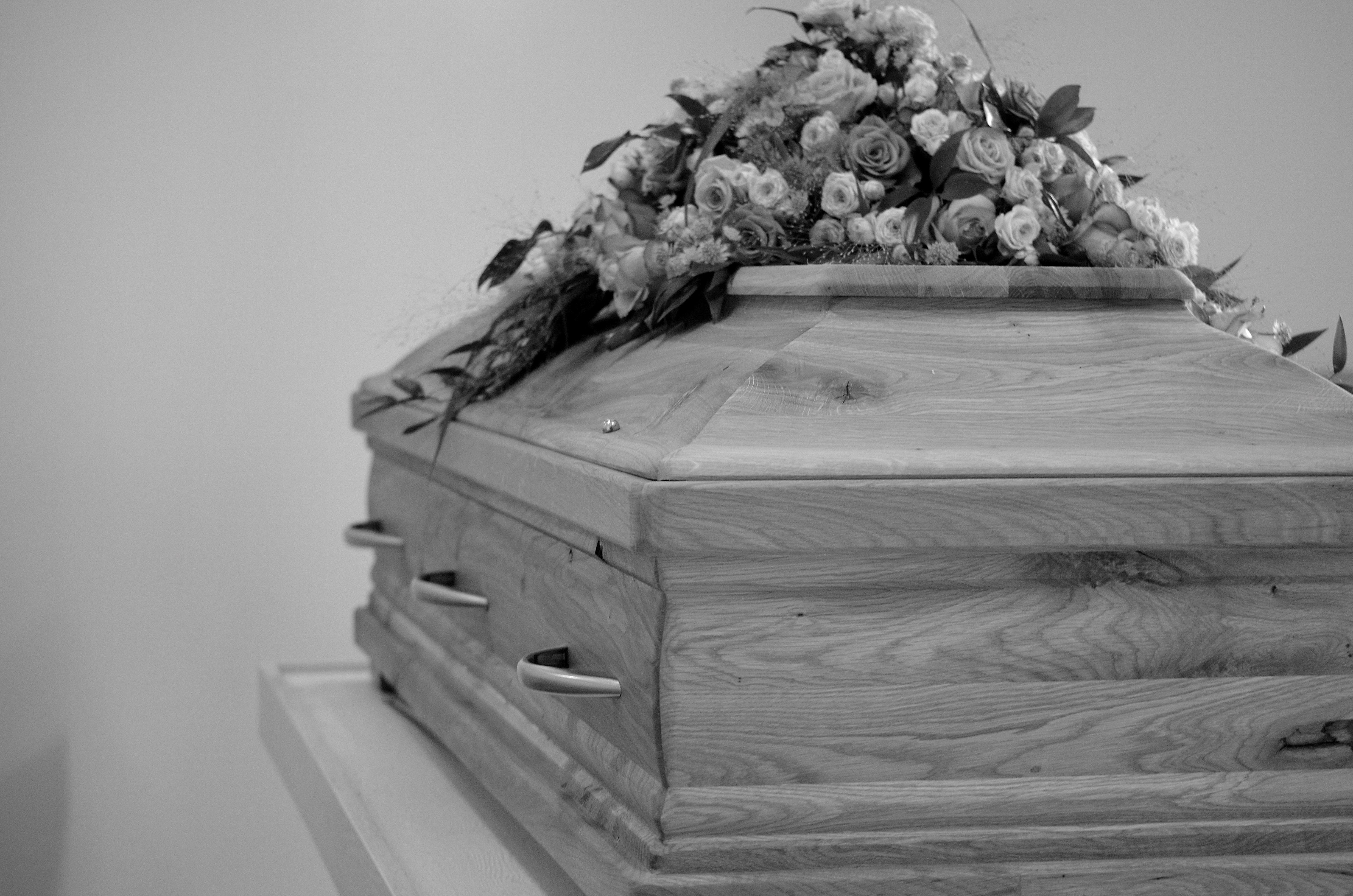 Podpis nie zawsze wystarczy, by testament był ważny. Ten błąd może przekreślić ostatnią wolę