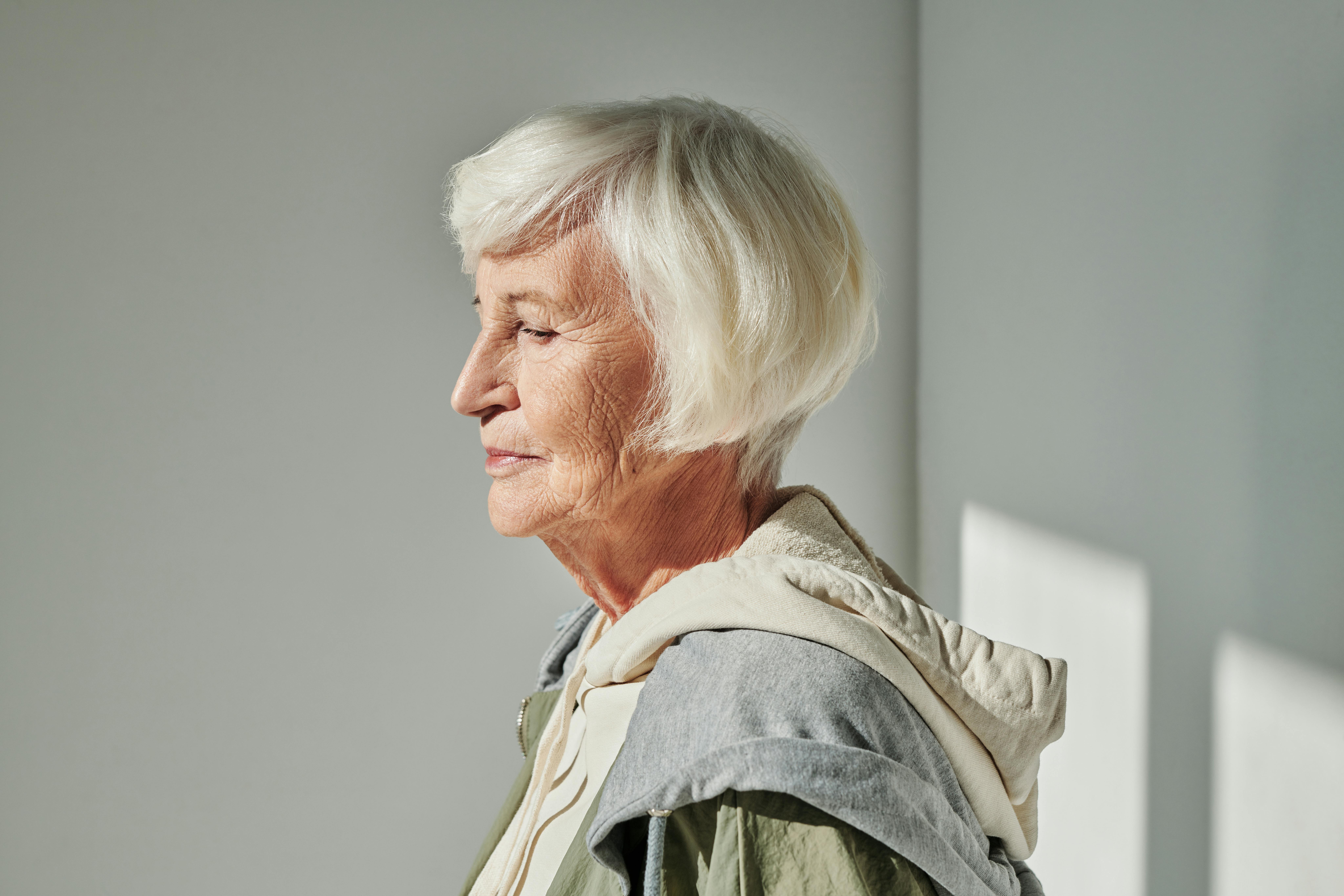Upał jest szczególnie groźny dla seniorów. Pierwsze objawy łatwo pomylić ze zwykłym zmęczeniem