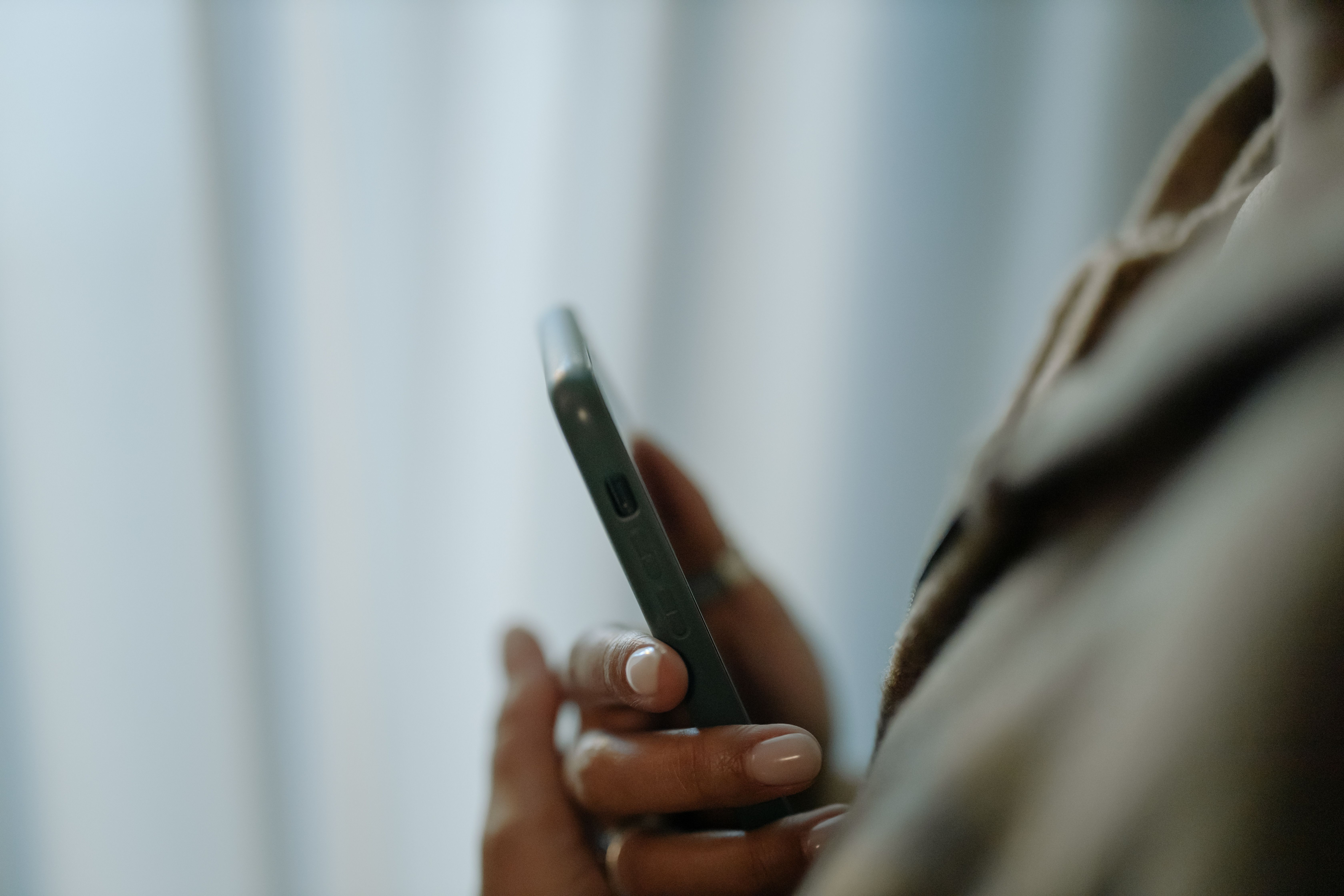 Nocny telefon pozbawił seniorów oszczędności. Stracili około 240 tys. zł